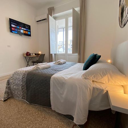 Conte Cavour Apartment บารี ภายนอก รูปภาพ